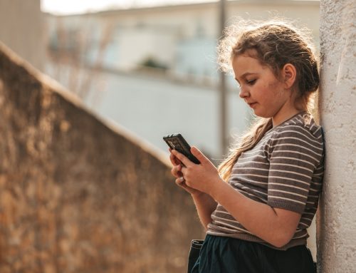 Social Media and AI Exposure in Preteen Girls: Implications for Changes to Social Motivation and Depression | Andrea Pelletier-Baldelli, PhD – Adam Bryant Miller, PhD | $240,00